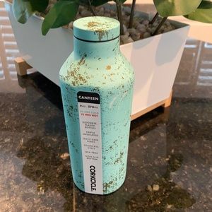 9 oz new! Bail blue corkcicle canteen